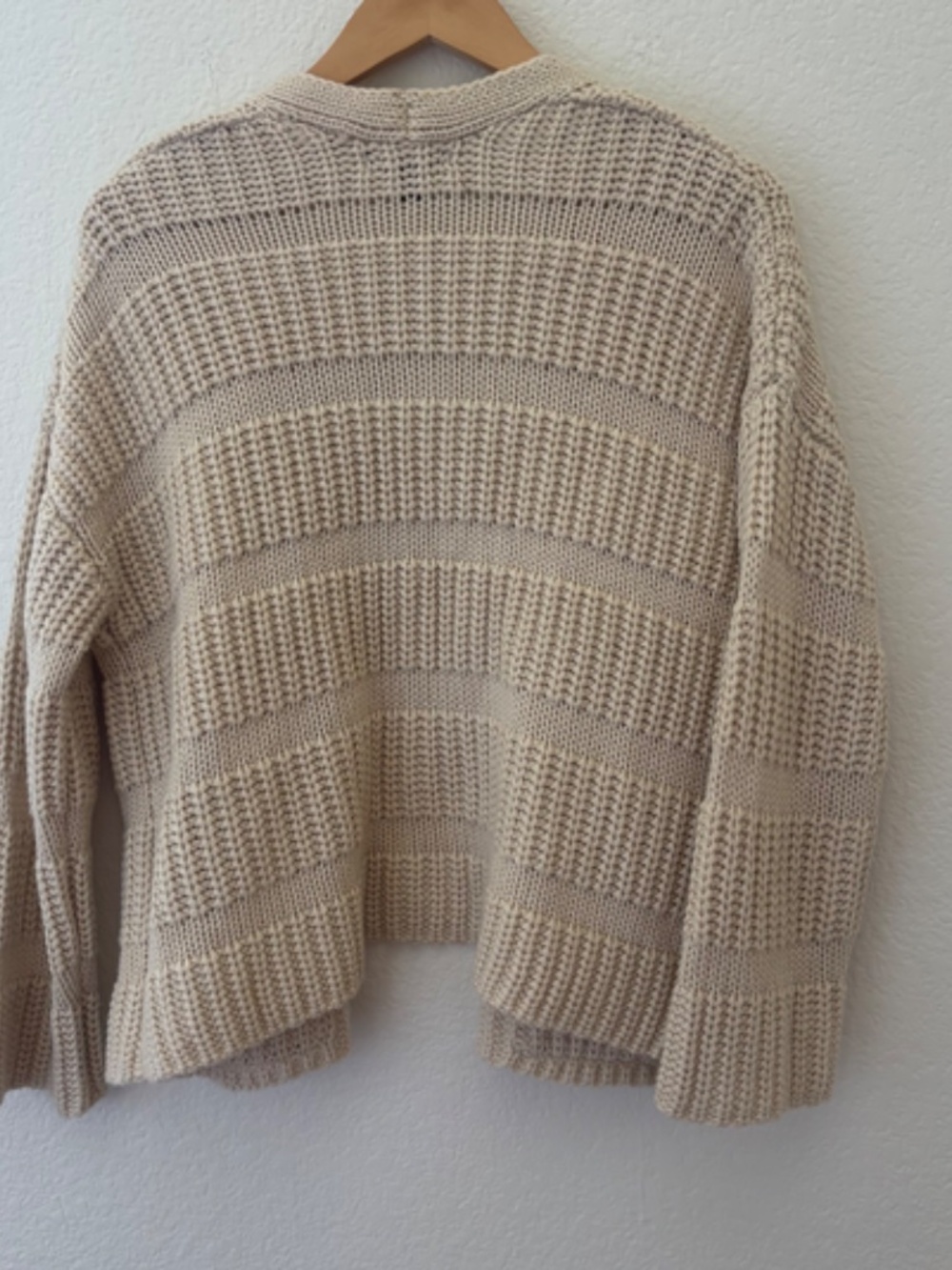 Saks Fifth Avenue wool blend knit button closure cardigan size XS - Picture 4 of 6